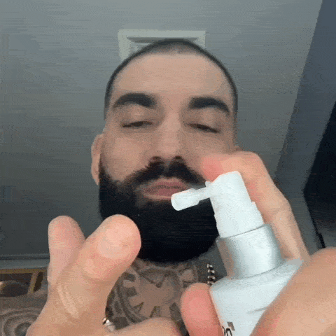 Funciona en barba, cabello y cejas al mismo tiempo — un solo producto.